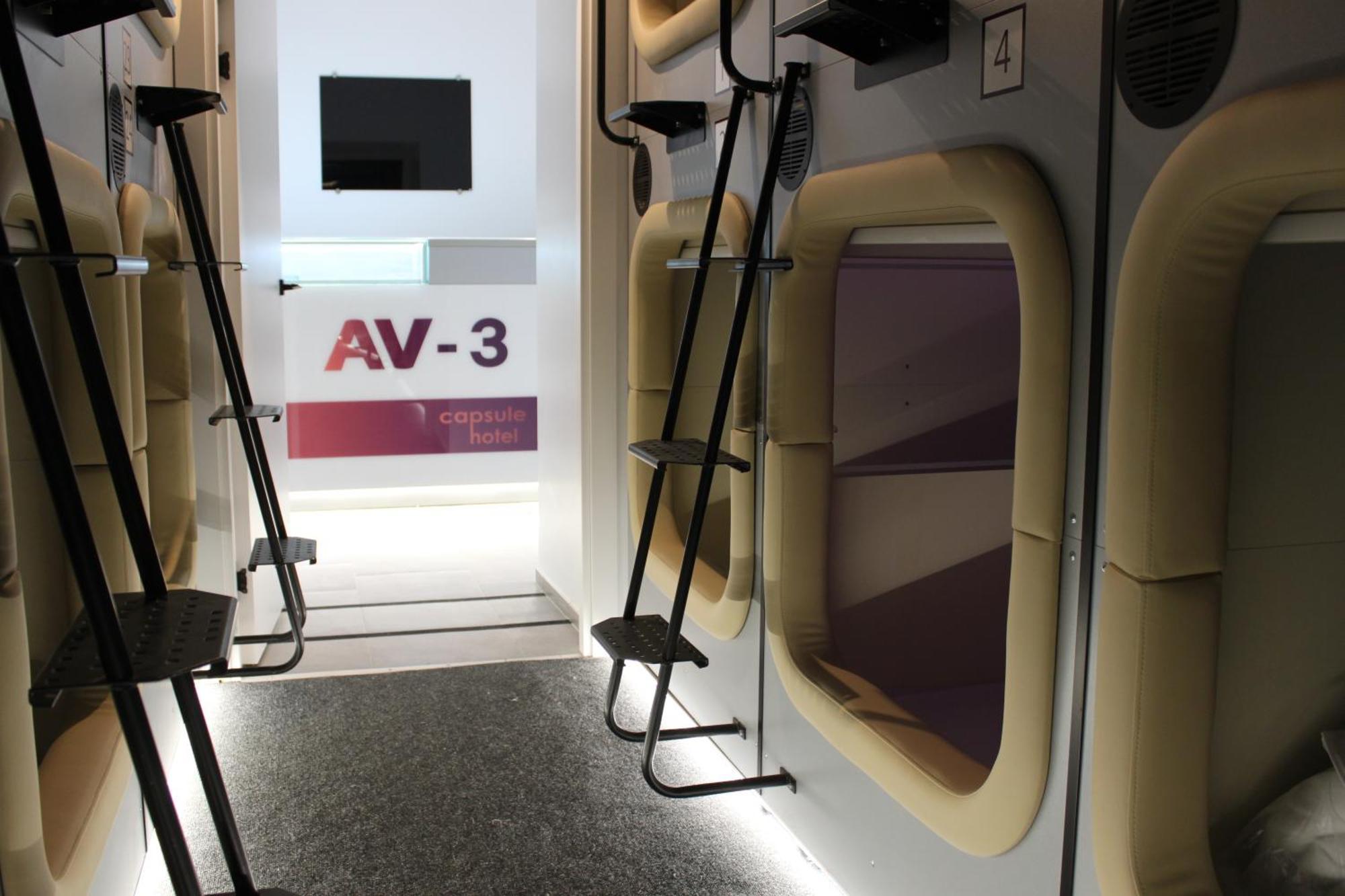 Av-3 Capsule Hotel Киев Экстерьер фото