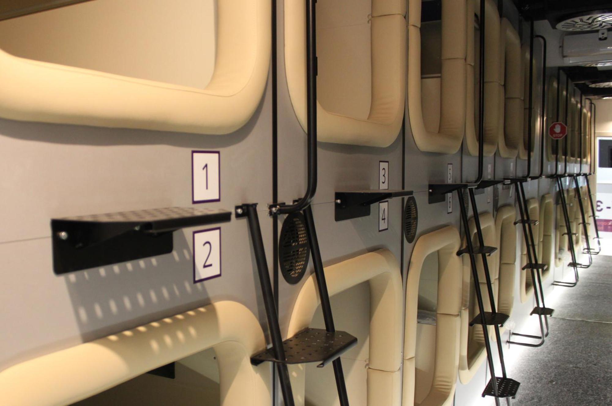 Av-3 Capsule Hotel Киев Экстерьер фото